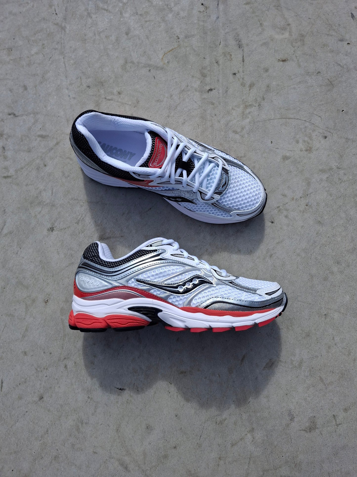 Saucony Progrid Omni 9 'White Red' - Kick Game