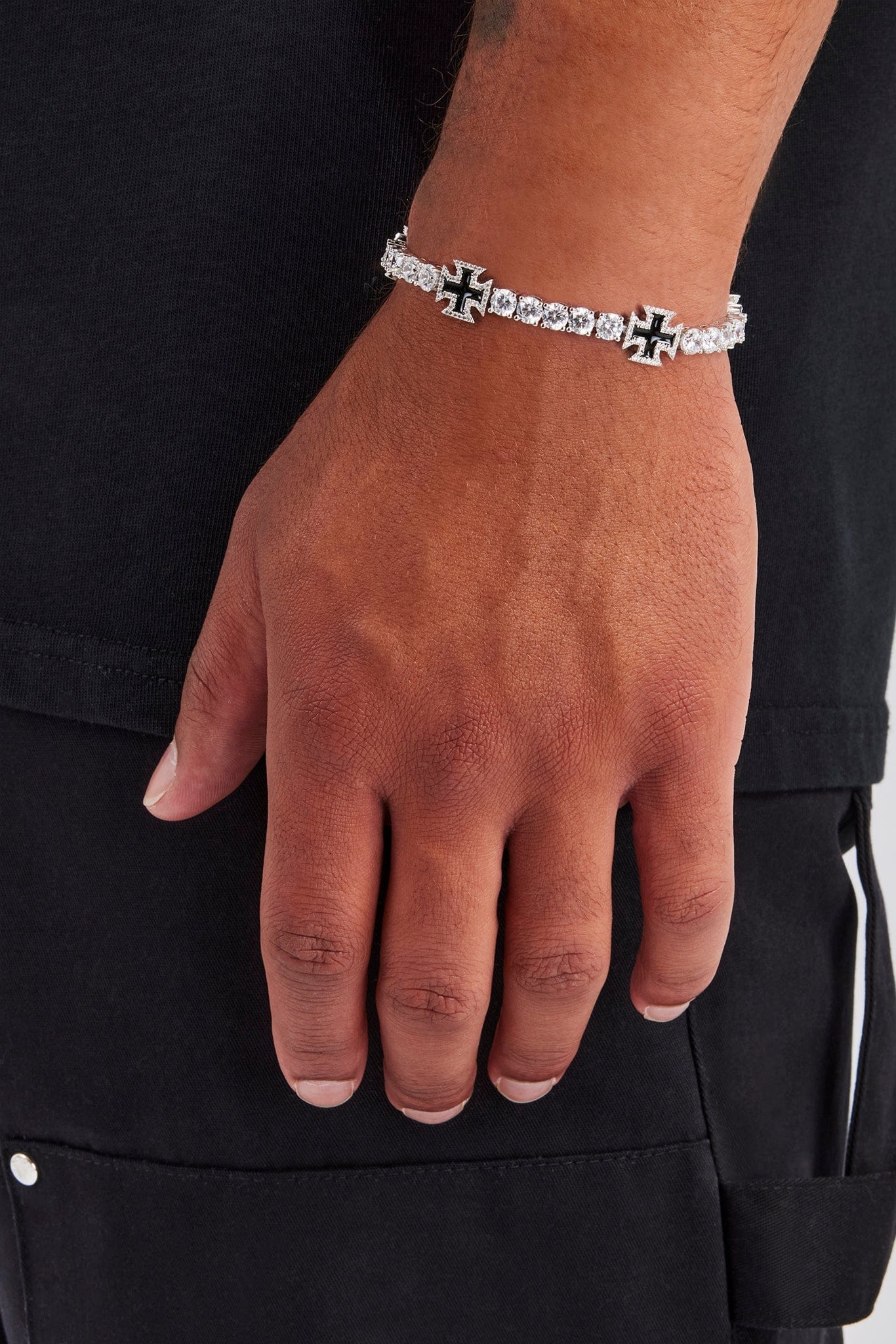 Cernucci Black Cross Motif Tennis Bracelet - 5mm - Kick Game