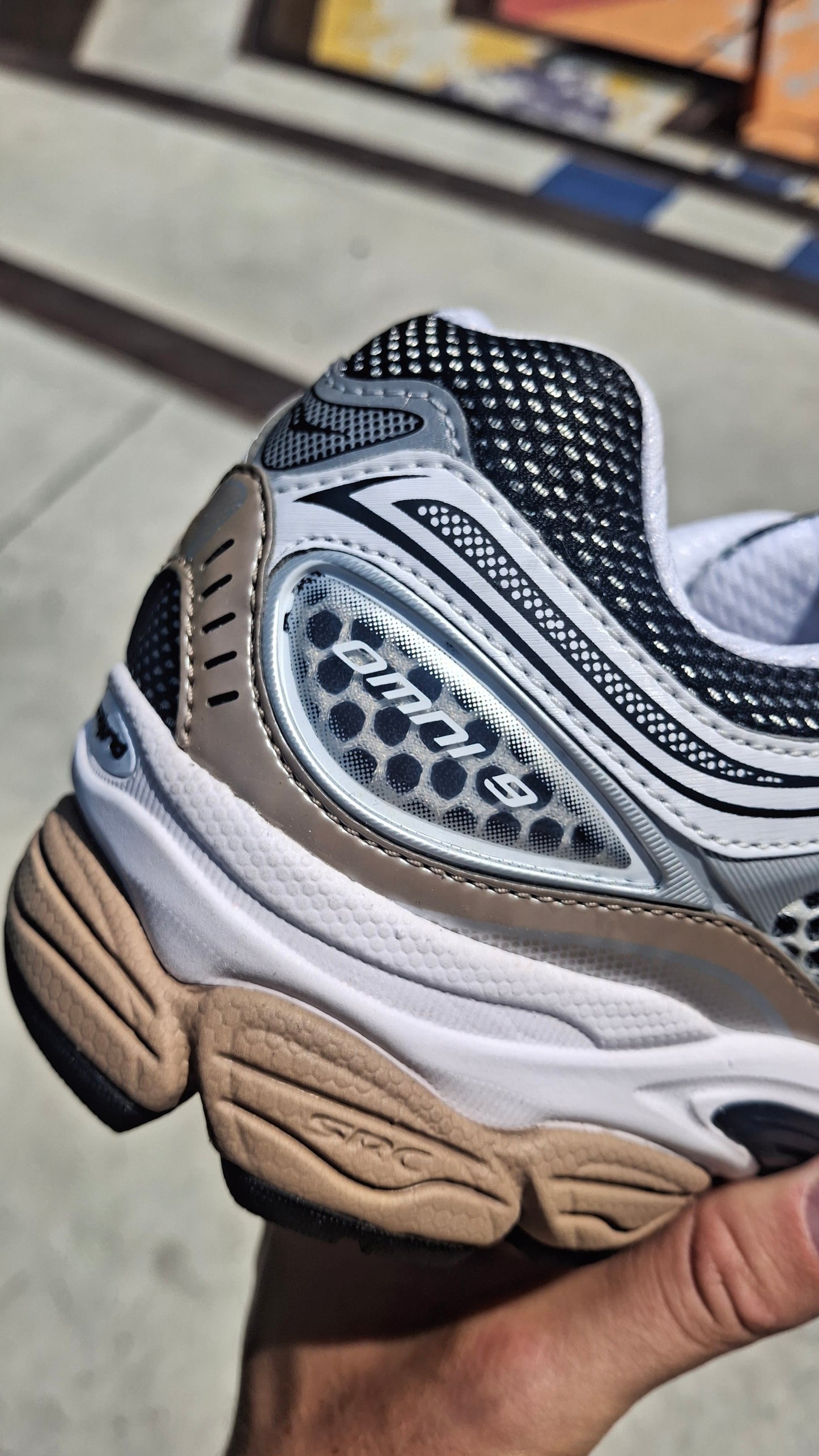 Saucony Progrid Omni 9 OG 'White Saddle' - Kick Game
