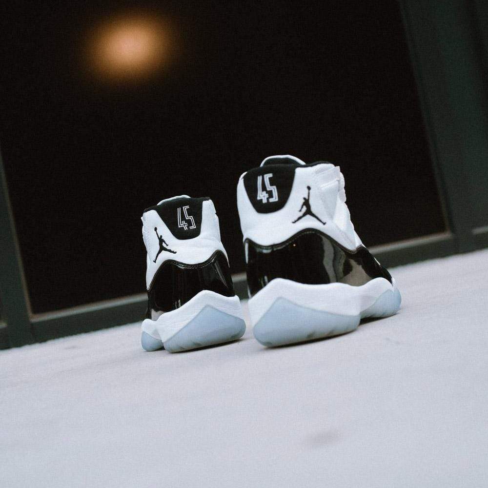 Air Jordan 11 Concord - Kick Game