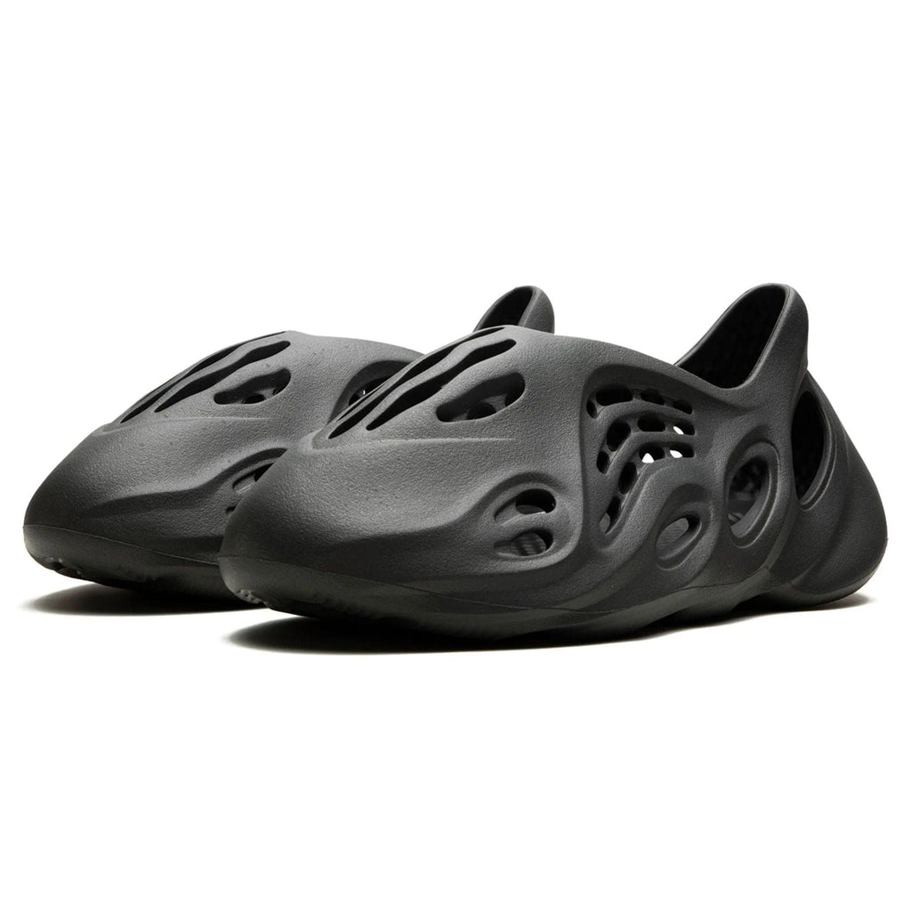 adidas Yeezy Foam Runner 'Carbon' - Kick Game