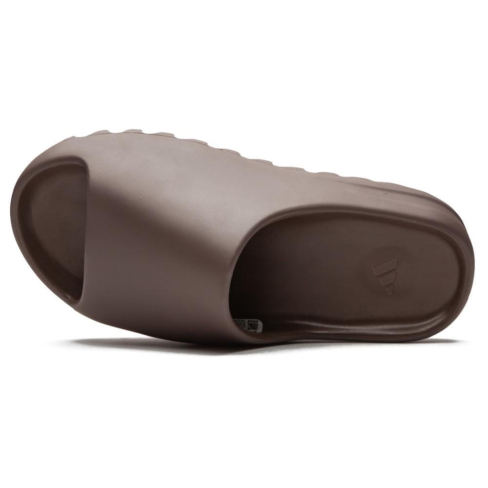 Yeezy Slides 'Soot' - Kick Game