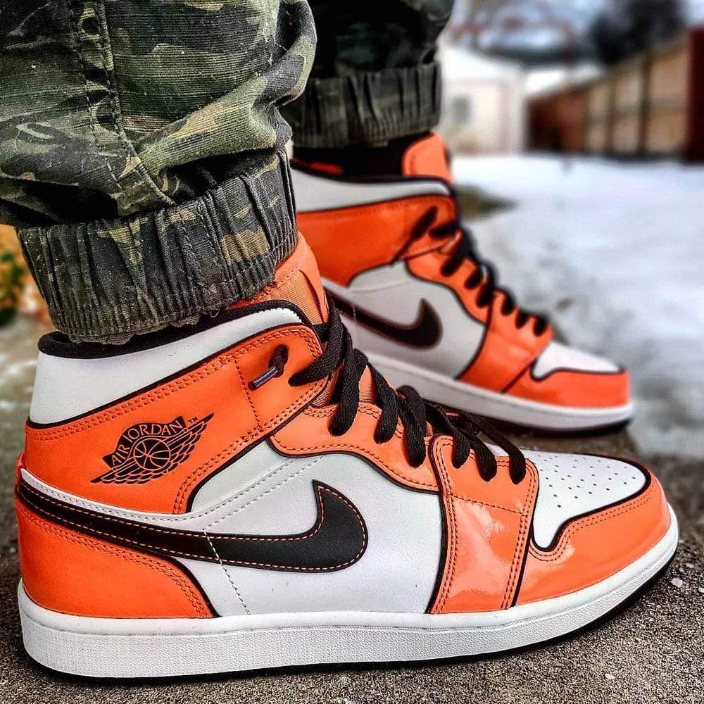 Air Jordan 1 Mid SE 'Turf Orange' - Kick Game