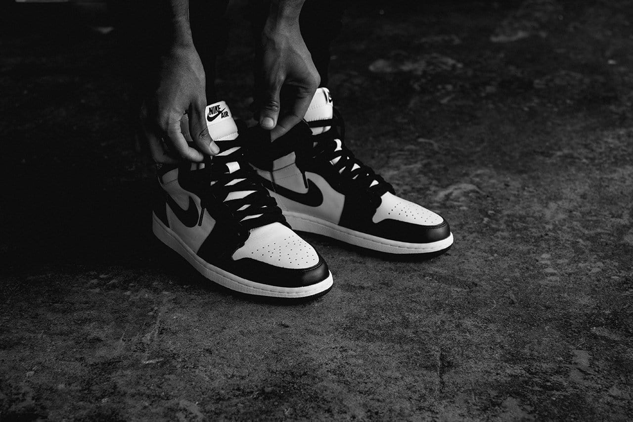 AIR JORDAN 1 RETRO HI OG 'BLACK-WHITE' - Kick Game