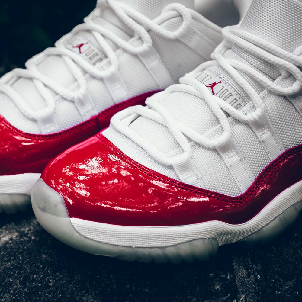Air Jordan 11 Retro Low Varsity Red - Kick Game