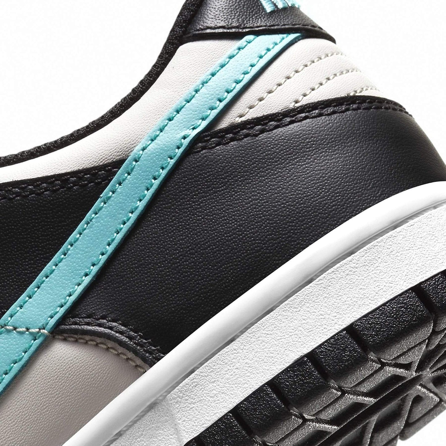 Nike Dunk Low GS ‘Tiffany’ - Kick Game