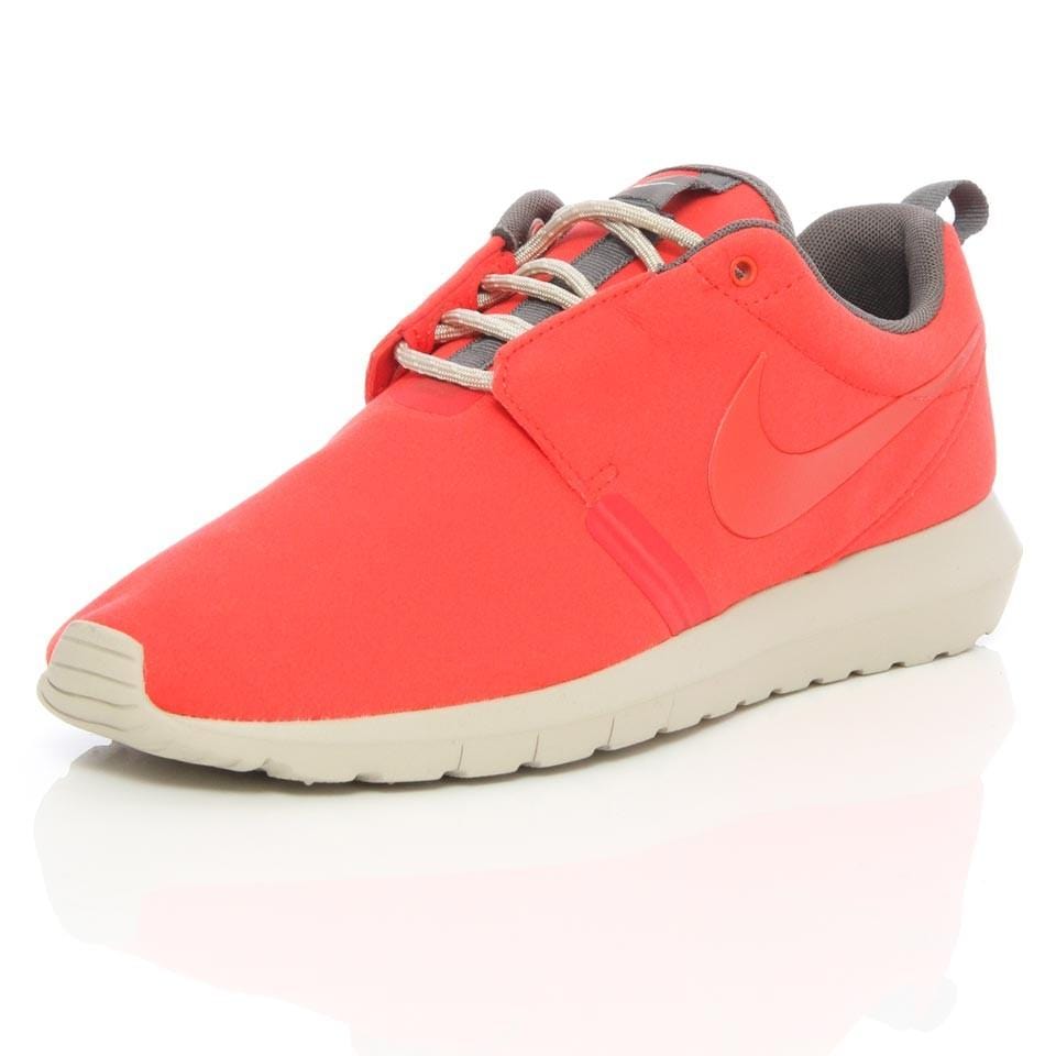 Nike Rosherun NM Light Crimson - Kick Game
