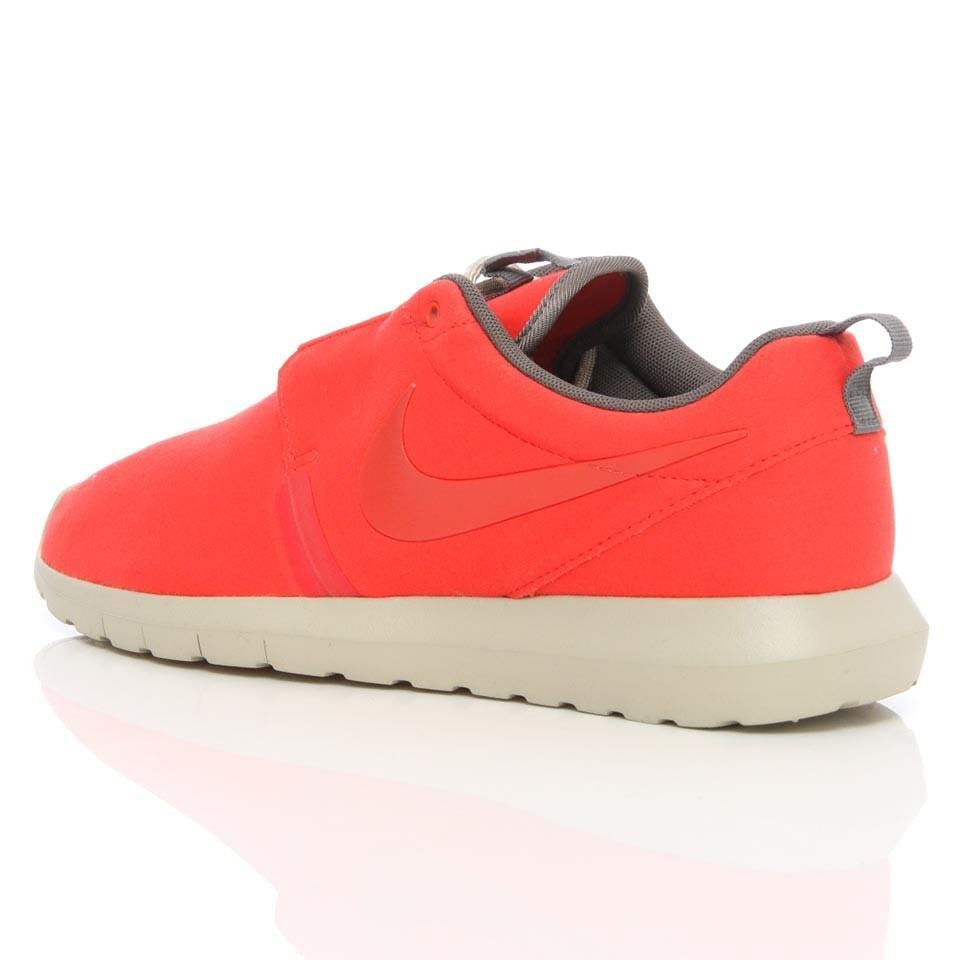 Nike Rosherun NM Light Crimson - Kick Game