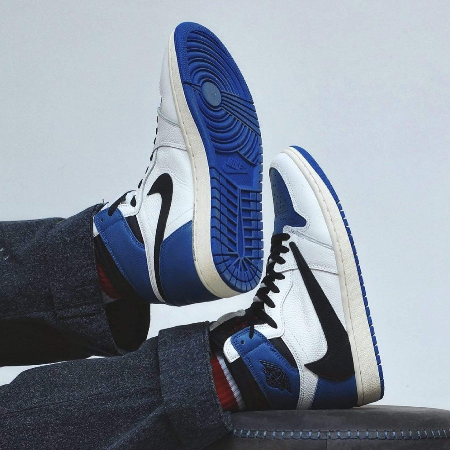 Fragment Design x Travis Scott x Air Jordan 1 Retro High - Kick Game