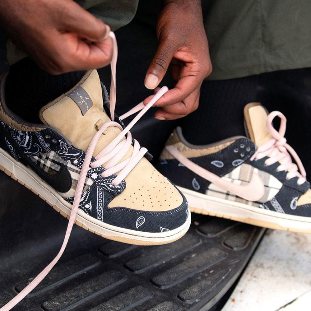 Travis Scott x Nike SB Dunk Low Cactus Jack - Kick Game