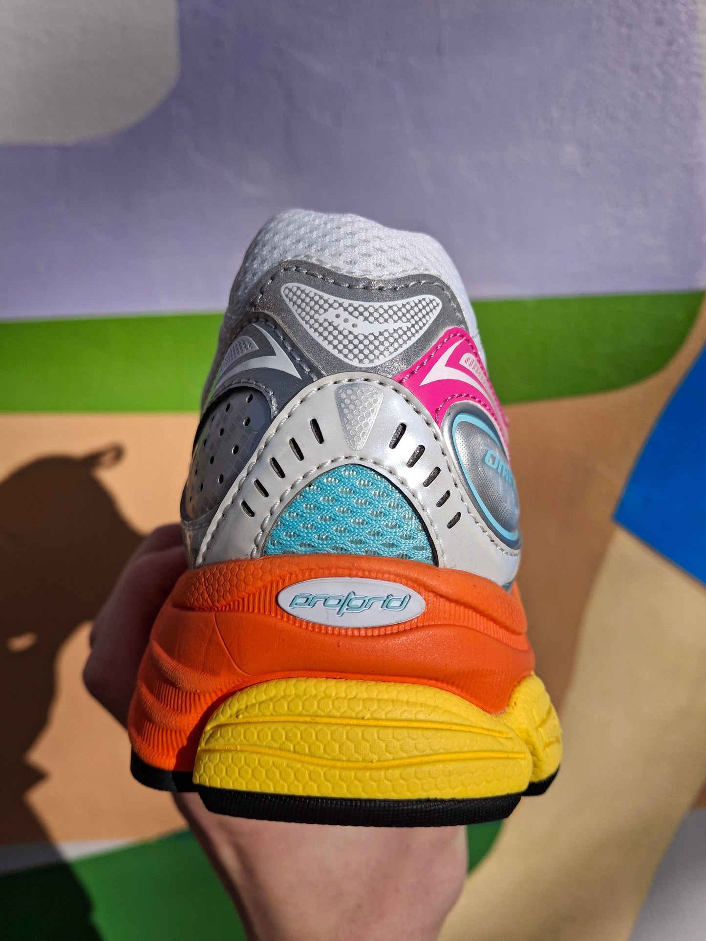Saucony Progrid Omni 9 'White Multi' - Kick Game
