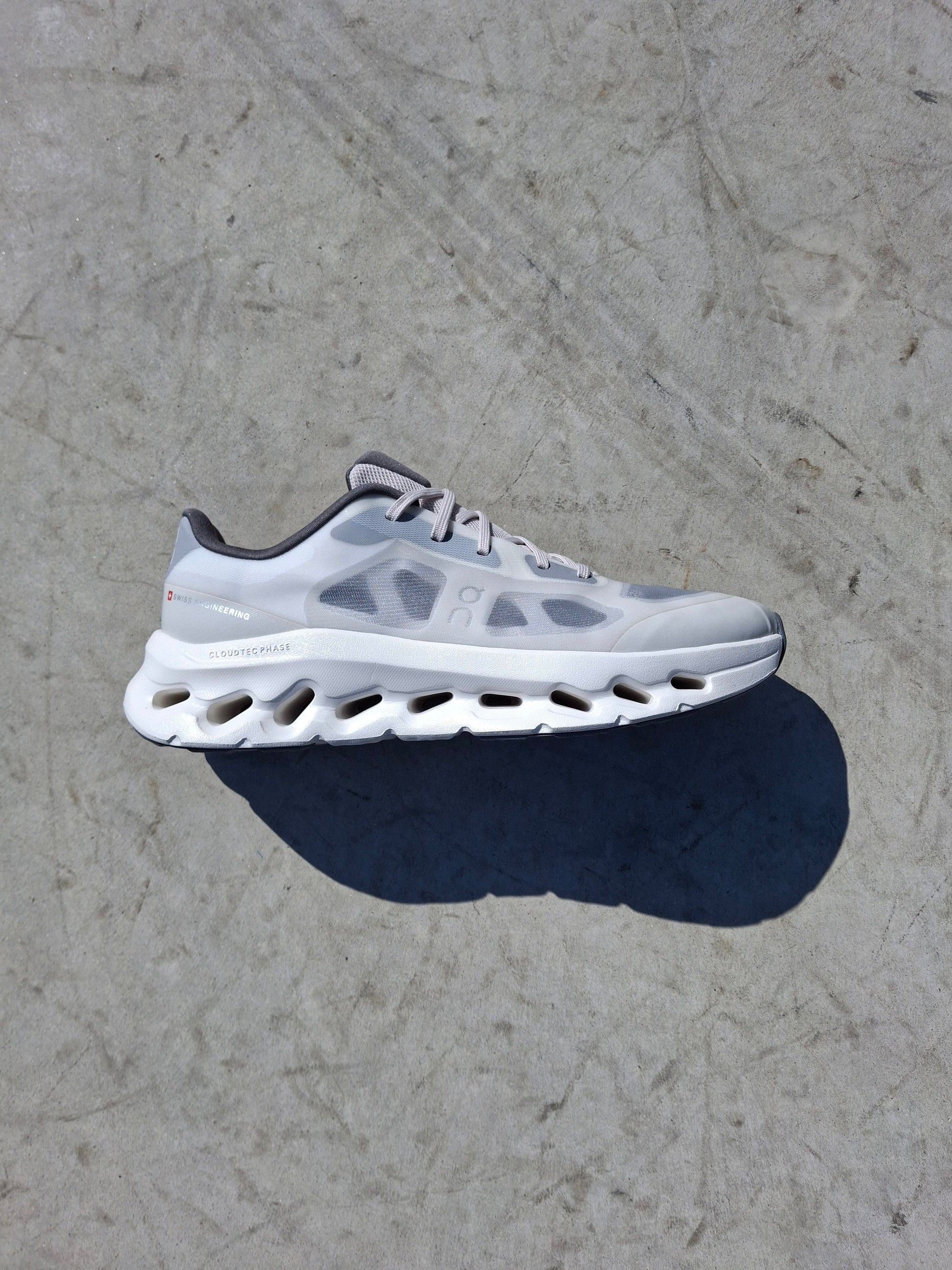 On Cloudtilt Remix 'Alloy Ivory' - Kick Game