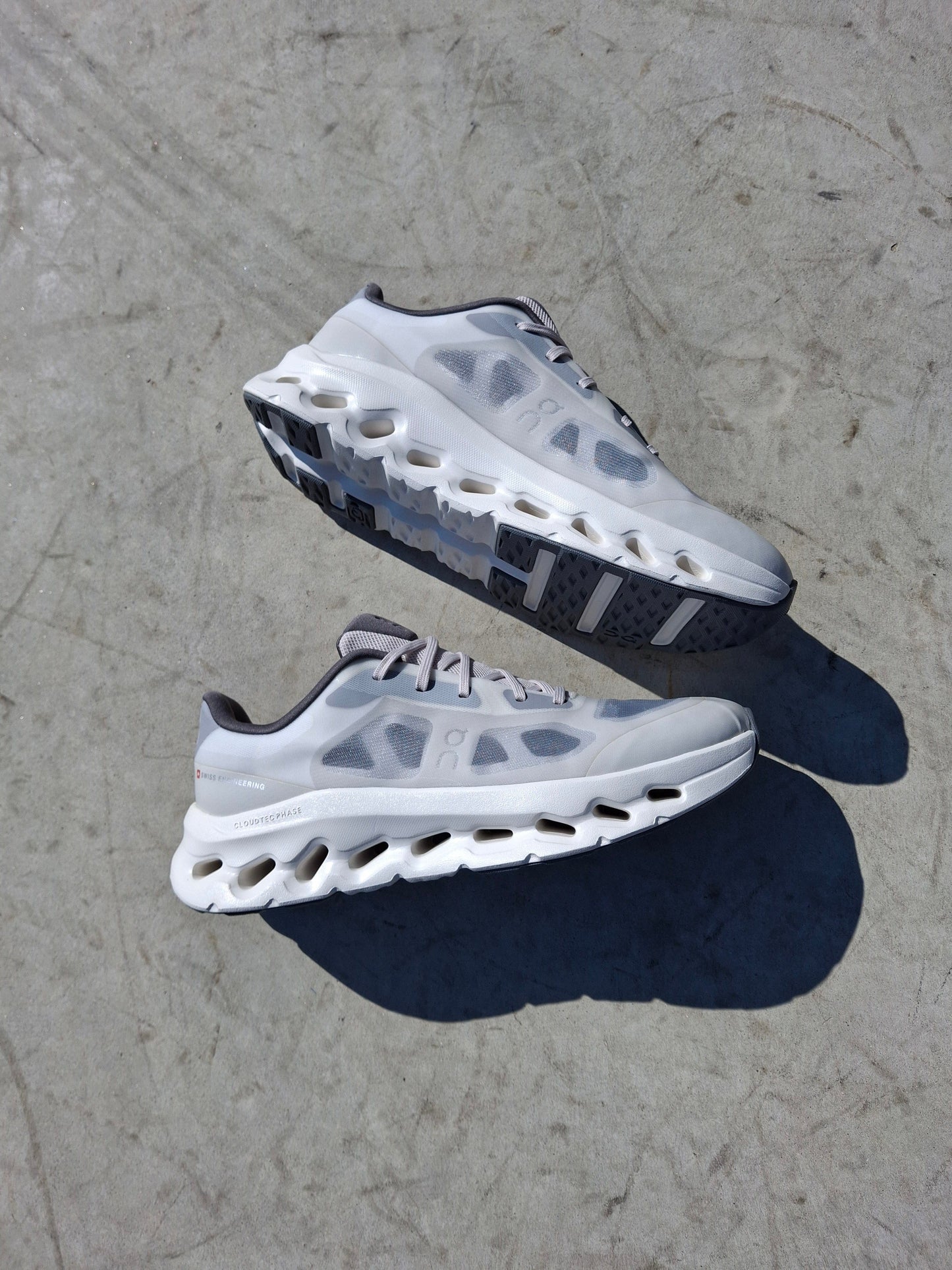 On Cloudtilt Remix 'Alloy Ivory' - Kick Game