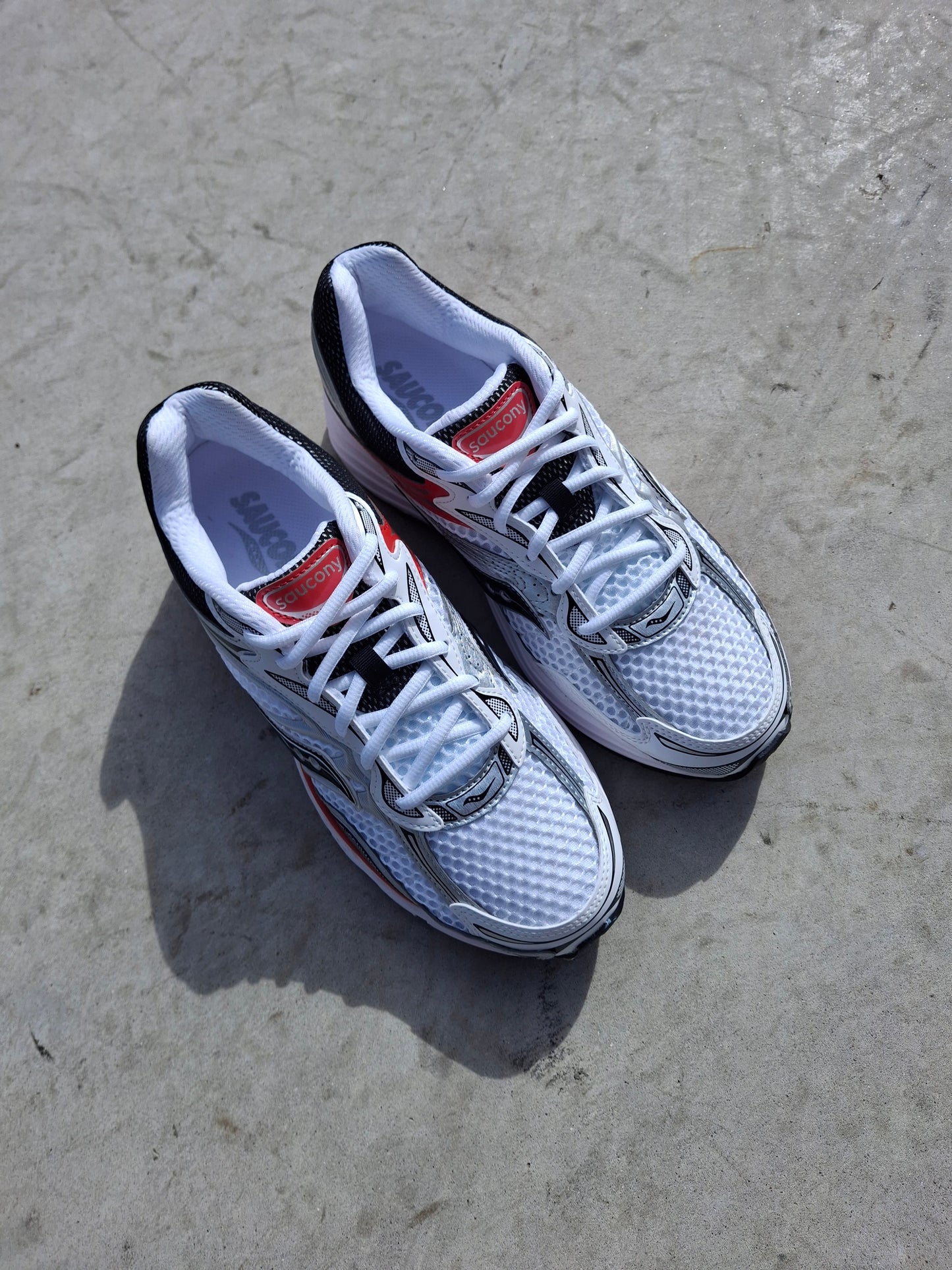 Saucony Progrid Omni 9 'White Red' - Kick Game