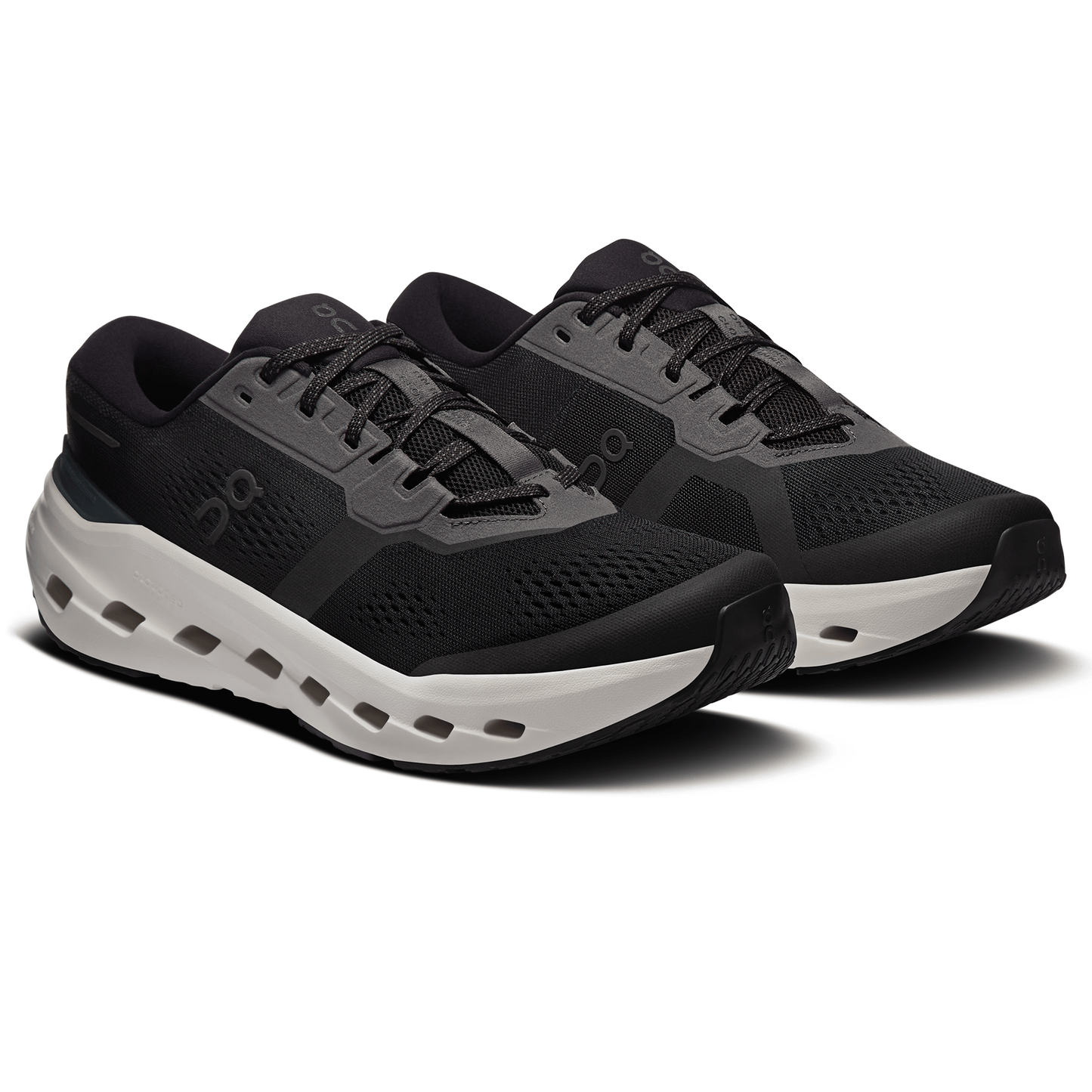On Cloudrunner 3 'Black Ivory' - Kick Game