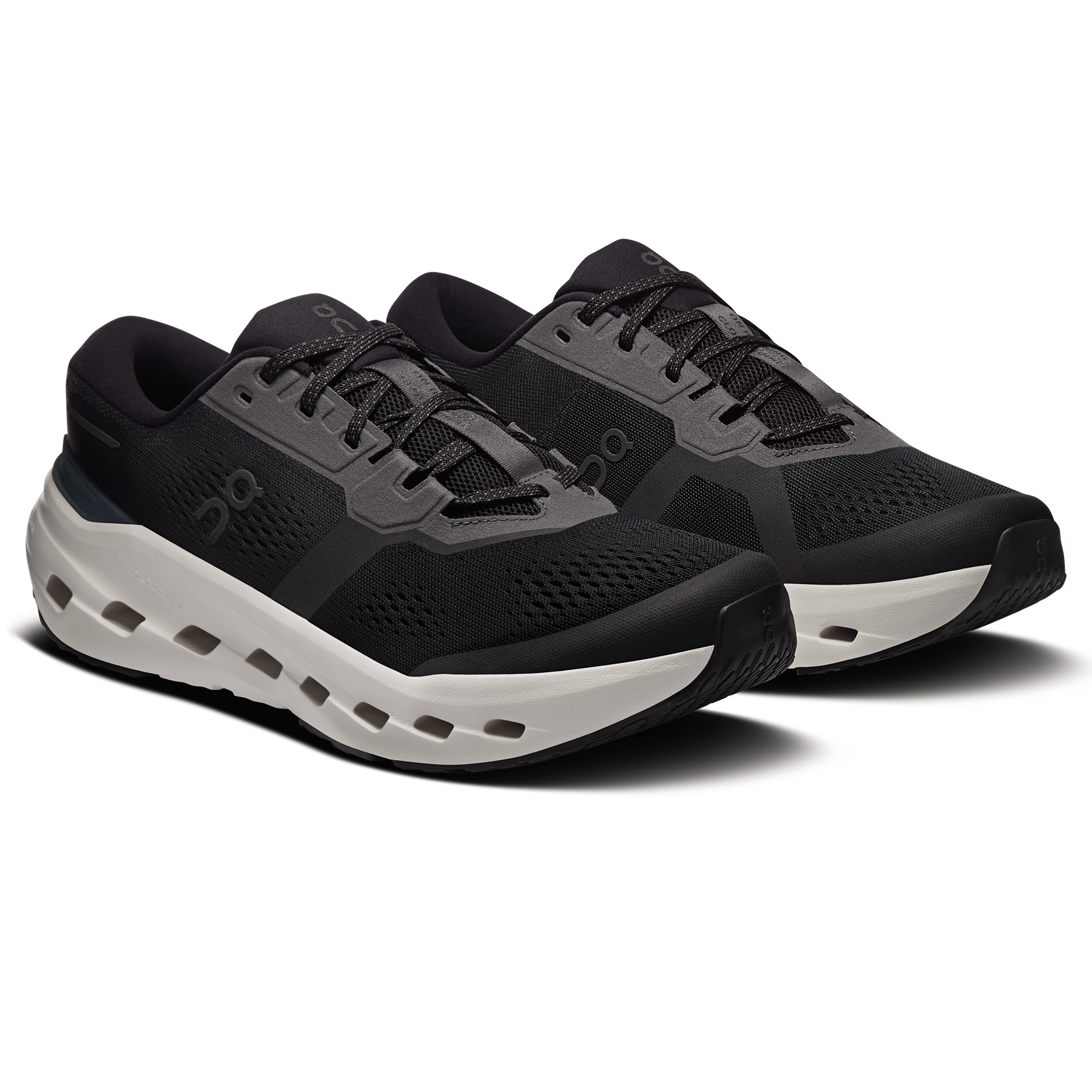 On Cloudrunner 3 'Black Ivory' - Kick Game