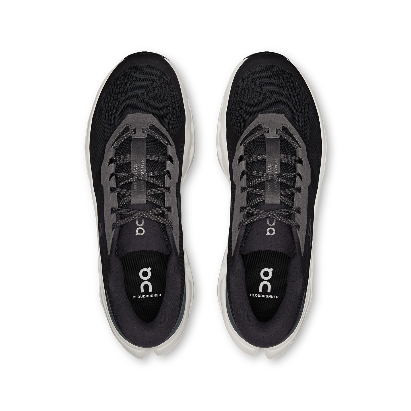 On Cloudrunner 3 'Black Ivory' - Kick Game