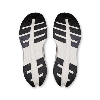 On Cloudrunner 3 'Black Ivory' - Kick Game