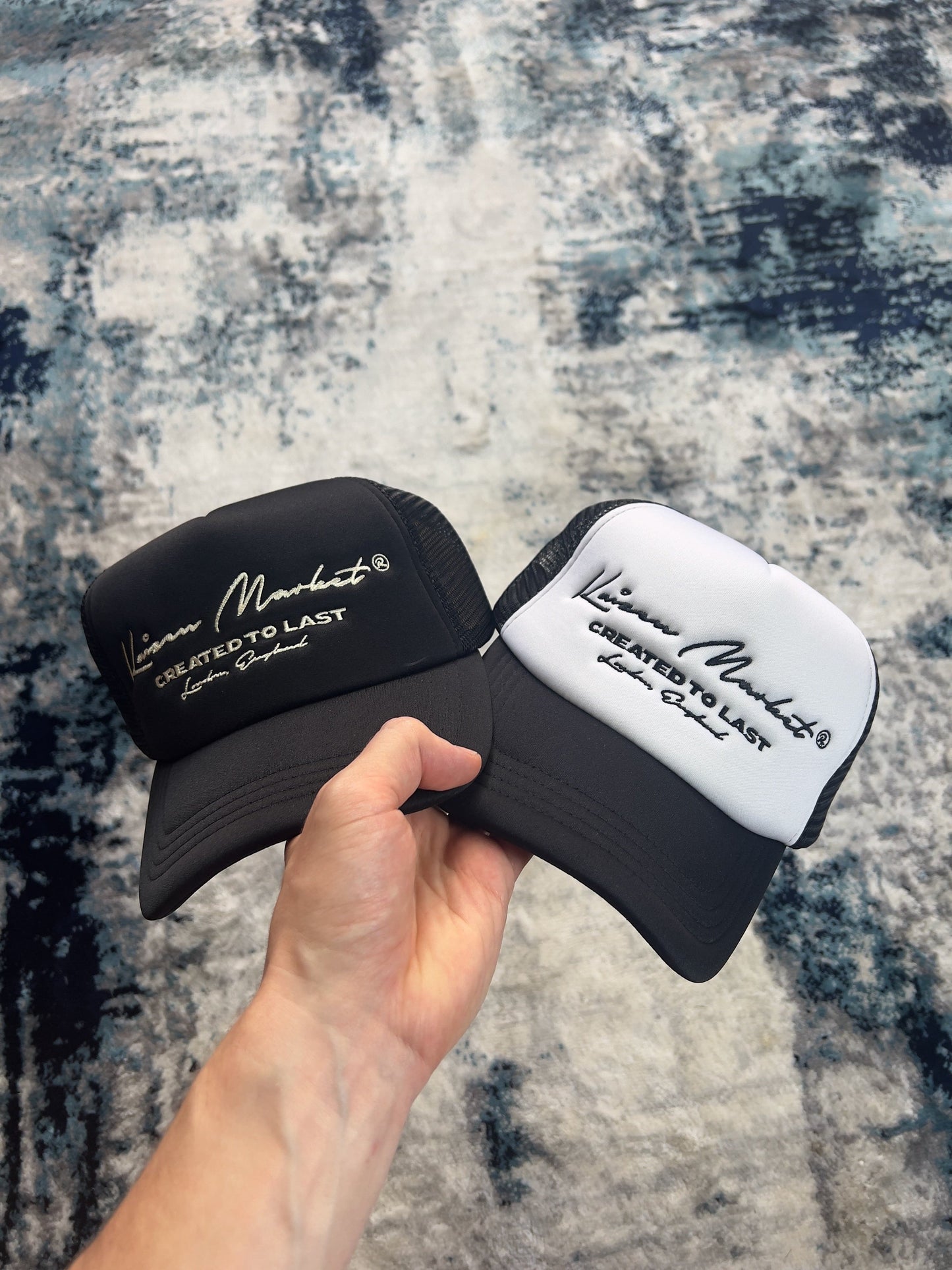 KAIZEN MARKET AUTOGRAPH TRUCKER HAT WHITE - Kick Game