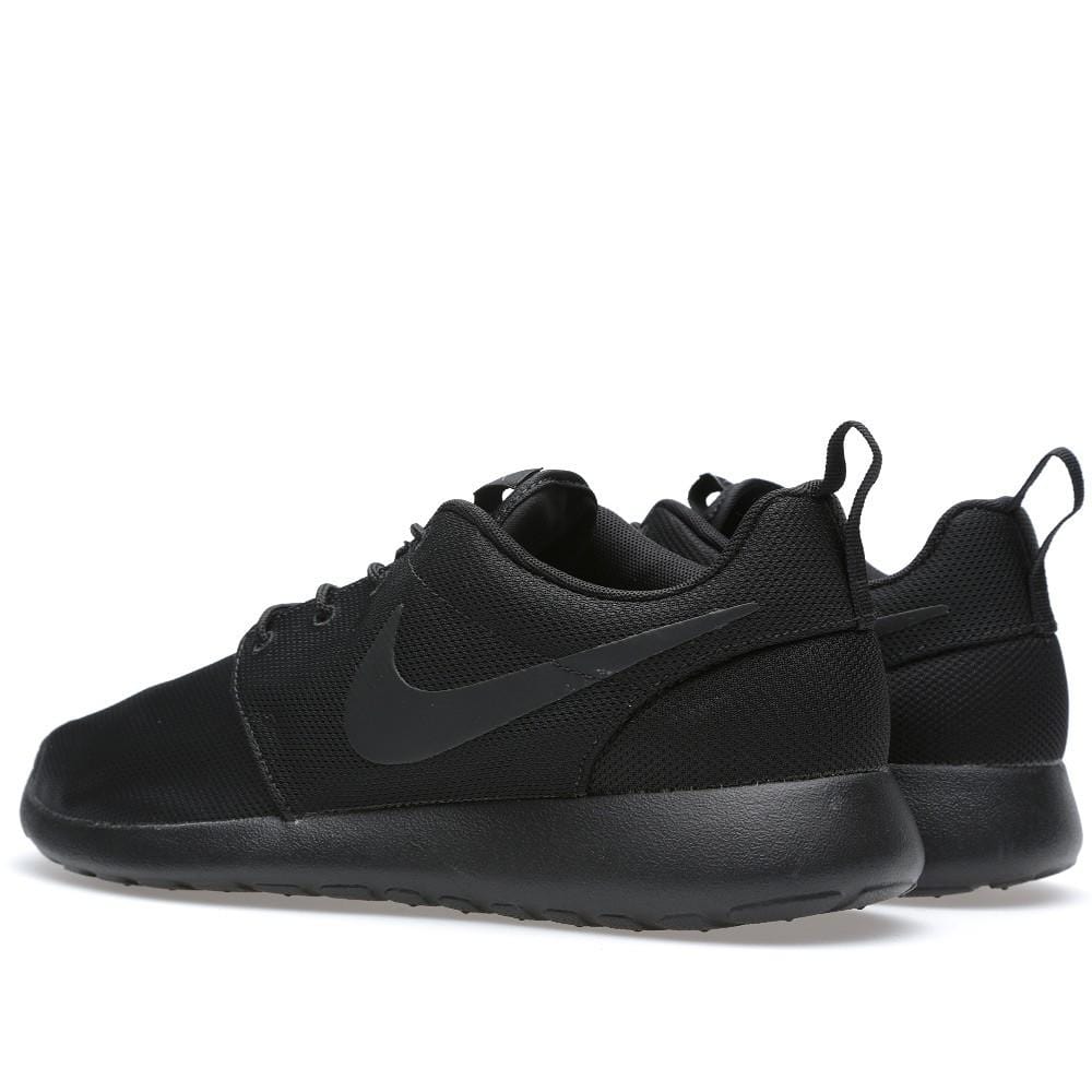 Nike Rosherun 'Triple Black' - Kick Game