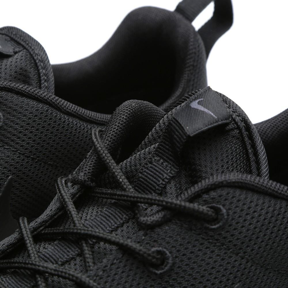 Nike Rosherun 'Triple Black' - Kick Game