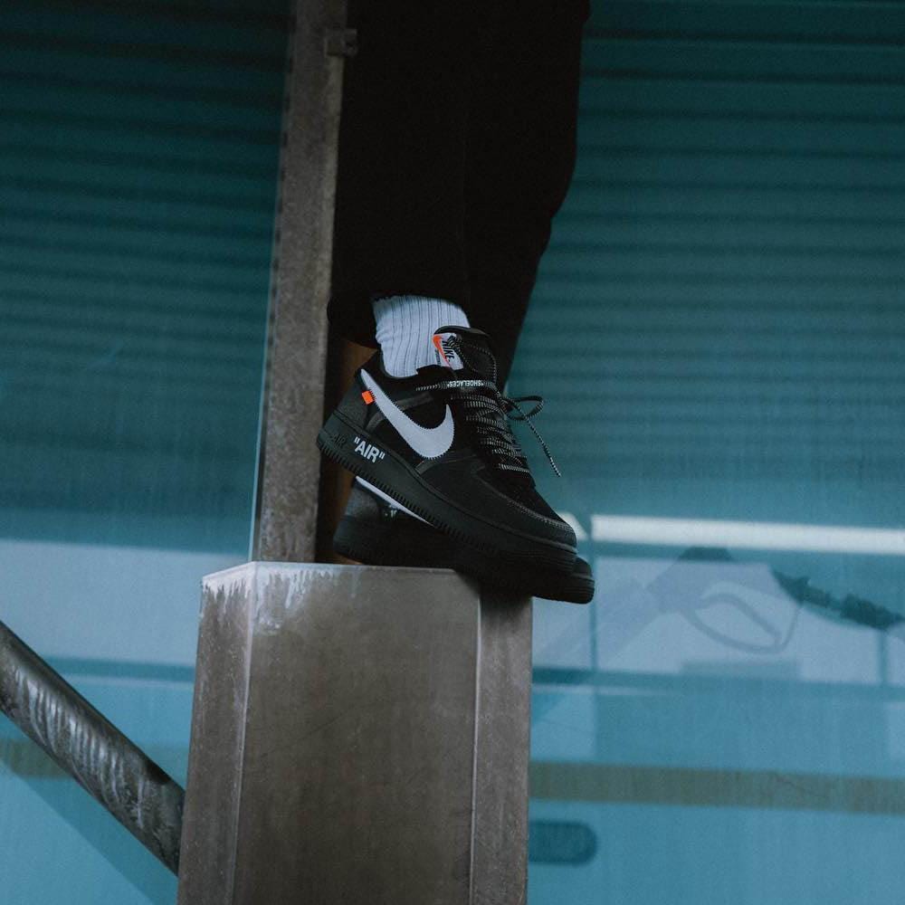 Off-White x Nike Air Force 1 Black - Kick Game