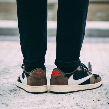 Travis Scott x Air Jordan 1 Low Cactus Jack - Kick Game