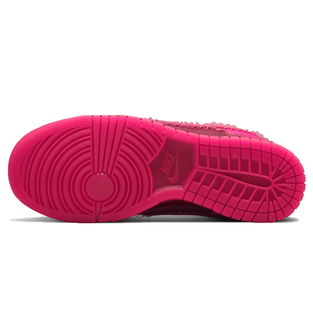 Nike Wmns Dunk Low 'Valentine's Day' — Kick Game Nike Wmns Dunk Low 'Valentine's Day' — Kick Game