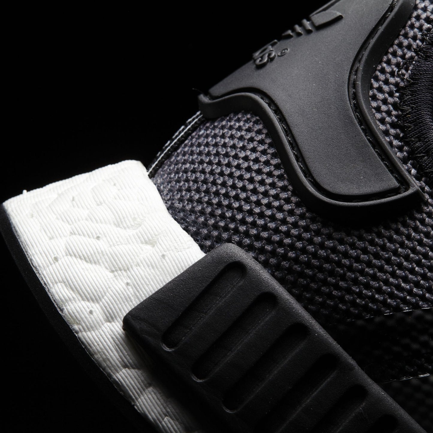 ADIDAS NMD R1 - Core Black Chalk White - Kick Game