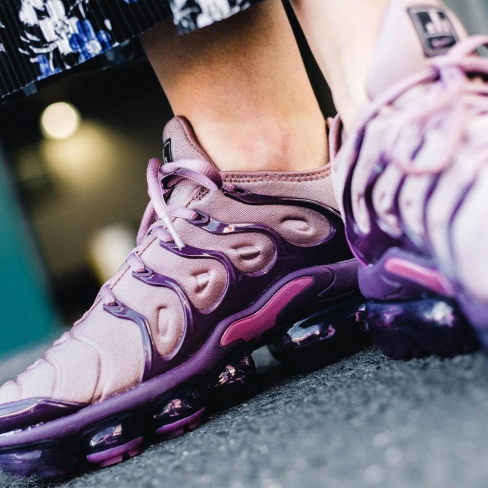 Nike Wmns Air VaporMax Plus Smokey Mauve - Kick Game