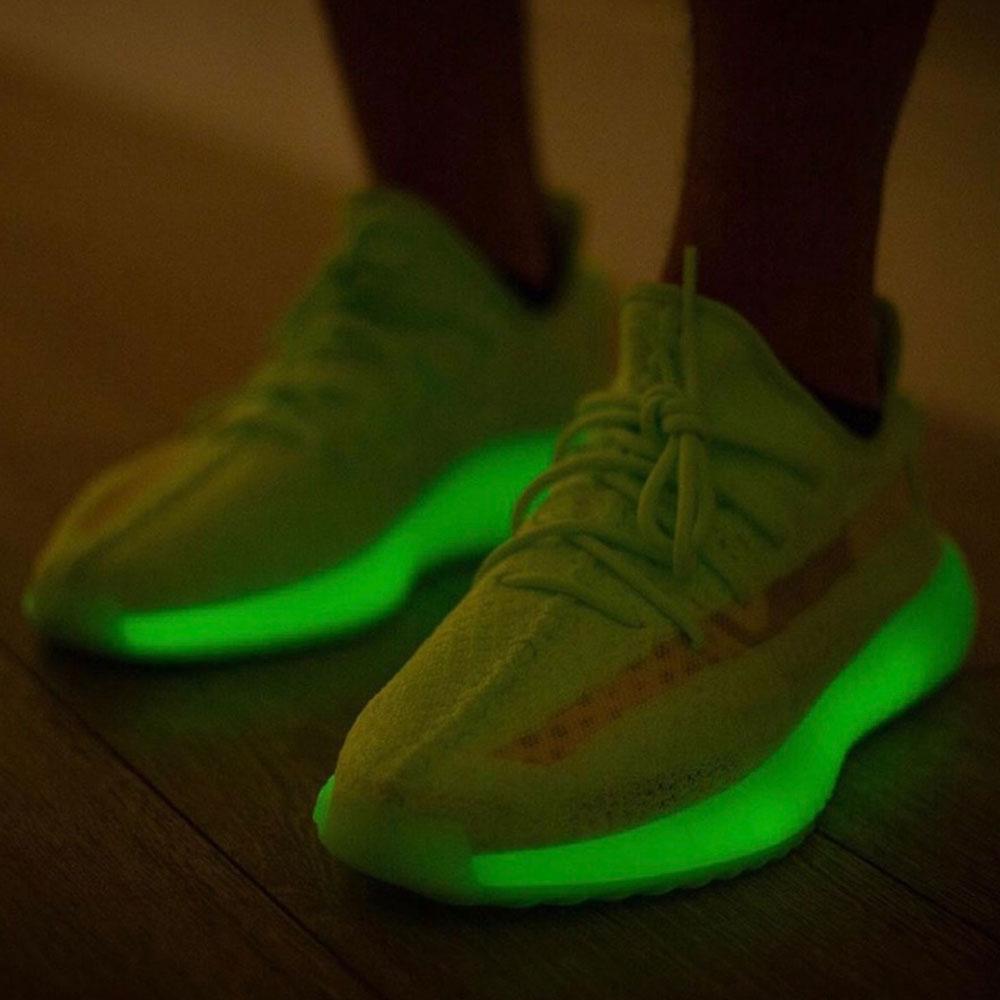 Yeezy Boost 350 V2 'Glow In The Dark' Green - Kick Game