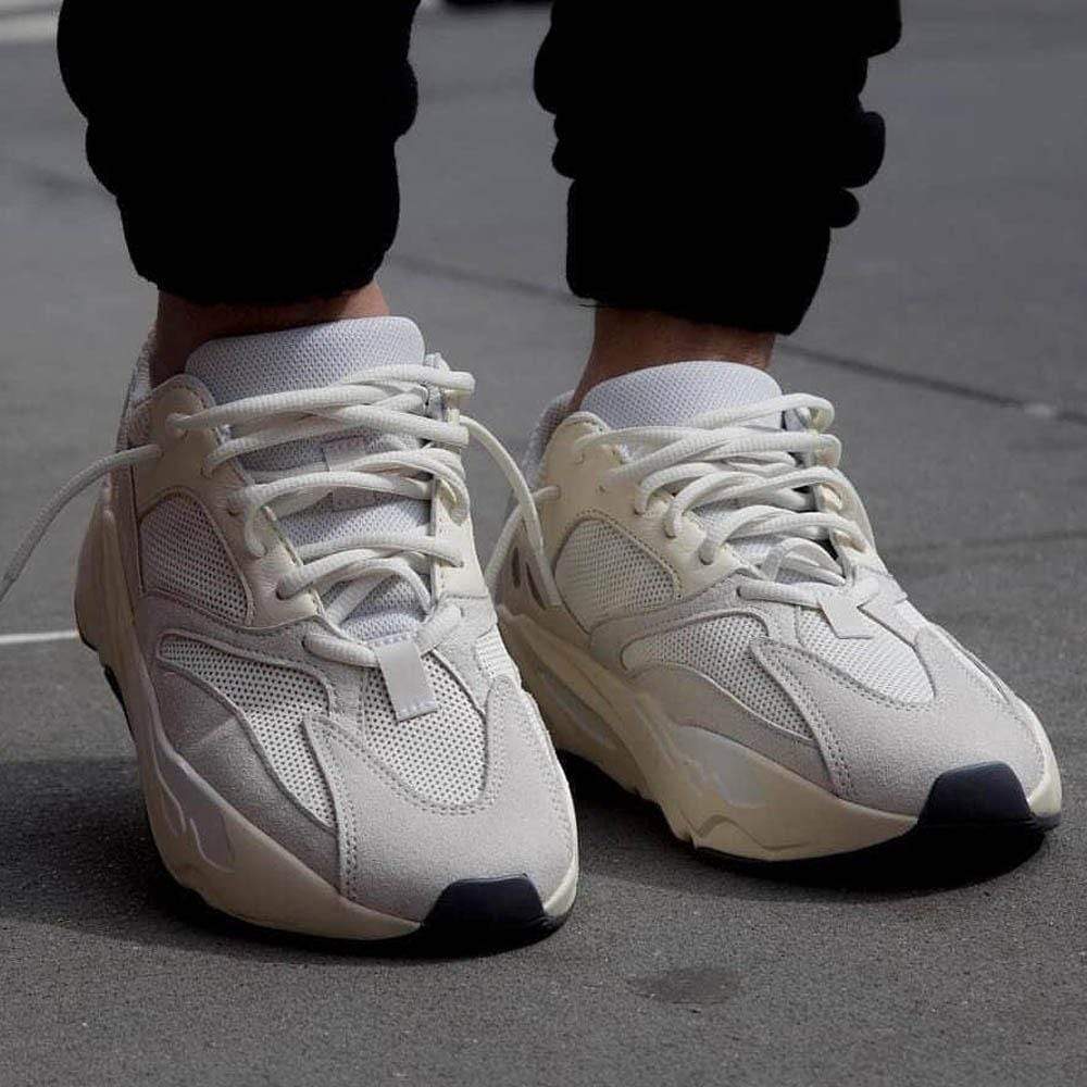 Adidas Yeezy Boost 700 Analog - Kick Game