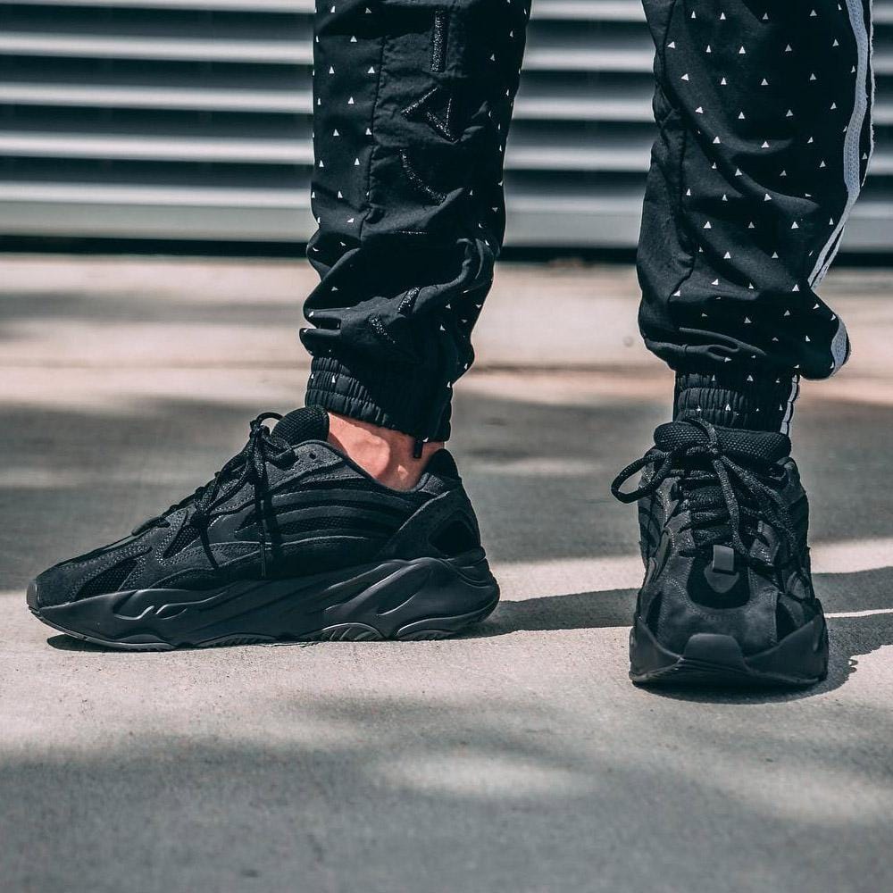 adidas Yeezy Boost 700 V2 Vanta - Kick Game