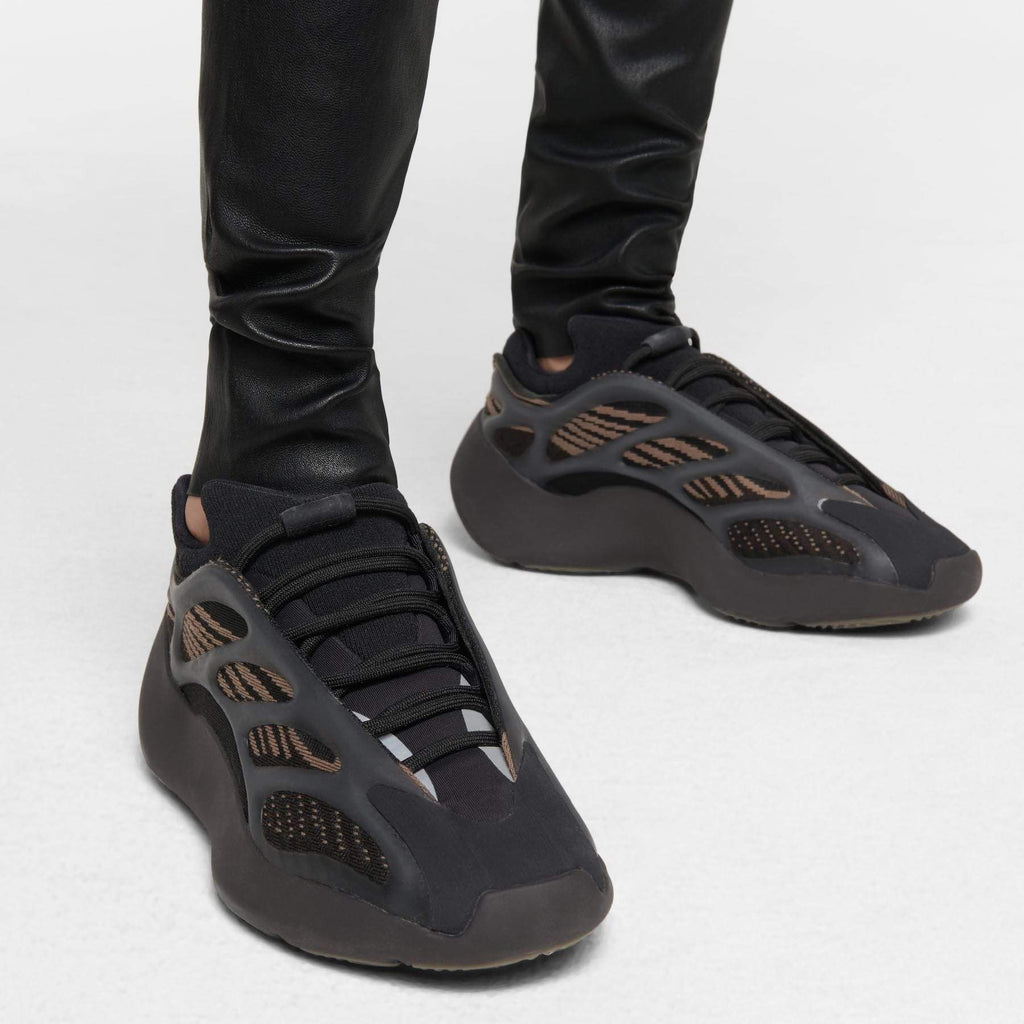 Clay Brown Yeezy Boost 700 Dubai Adidas Yeezy 700 V3 'Clay Brown'