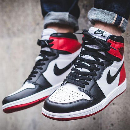 Air Jordan 1 Retro High OG Black Toe - Kick Game