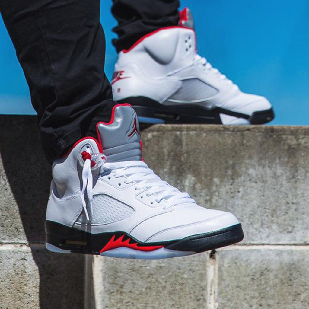 Air Jordan Retro 'Fire Red' 2020 — Kick Game - Main Image