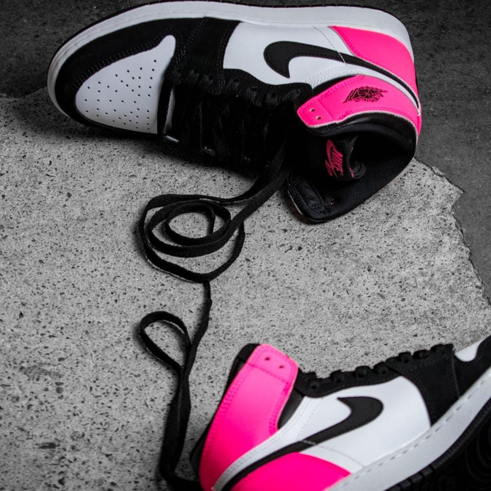 Air Jordan 1 Retro High OG GS 'Black Hyper Pink White' — Kick Game