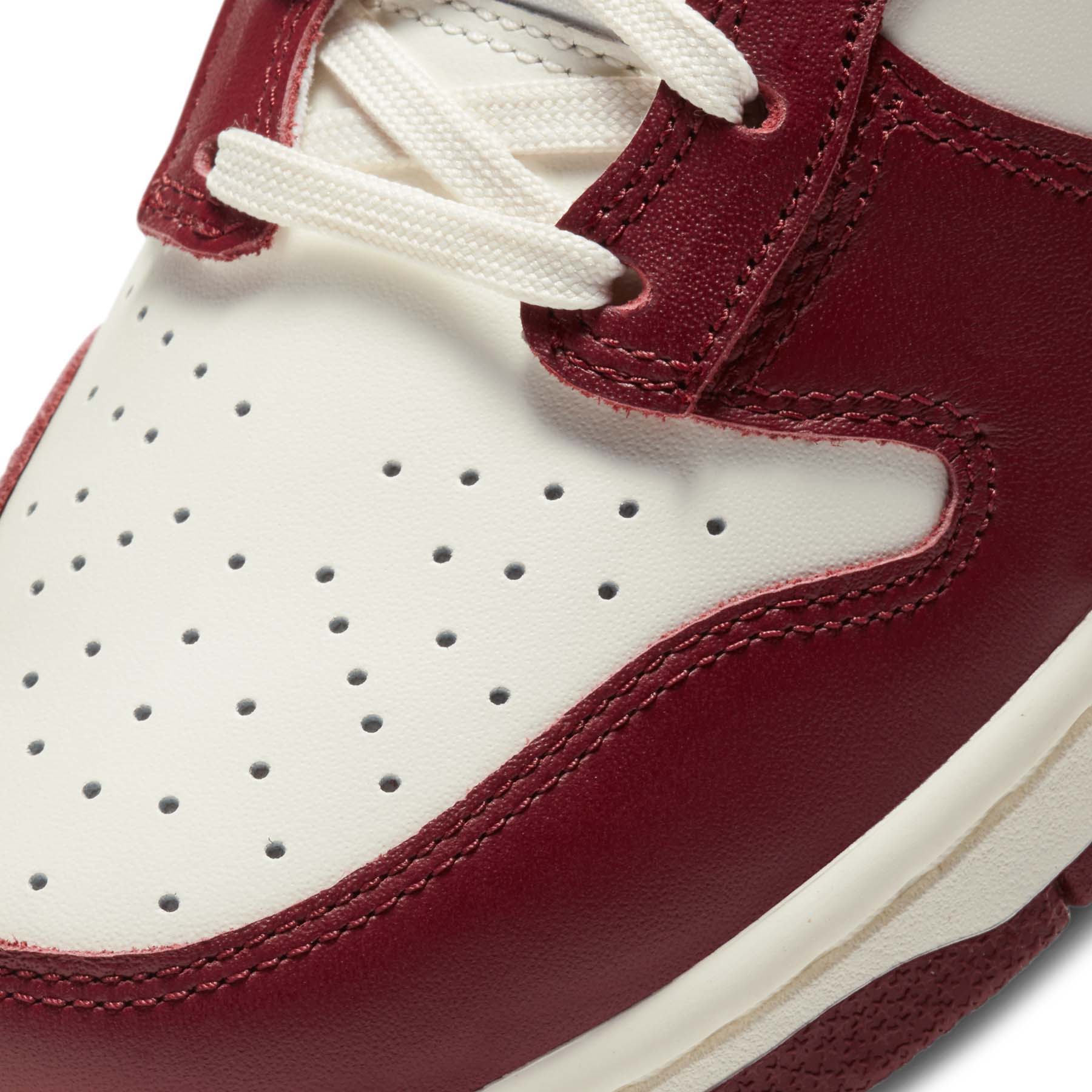 Nike Dunk High Wmns 'Team Red' - Kick Game