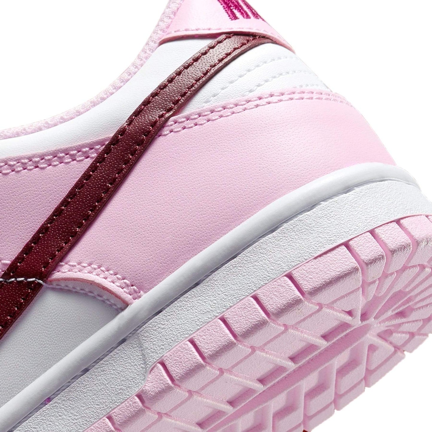 Nike Dunk Low GS Valentine's Day - Kick Game