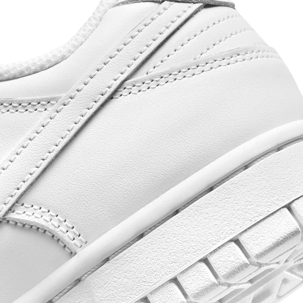 Nike straps Dunk Low Wmns 'Triple White' - UrlfreezeShops
