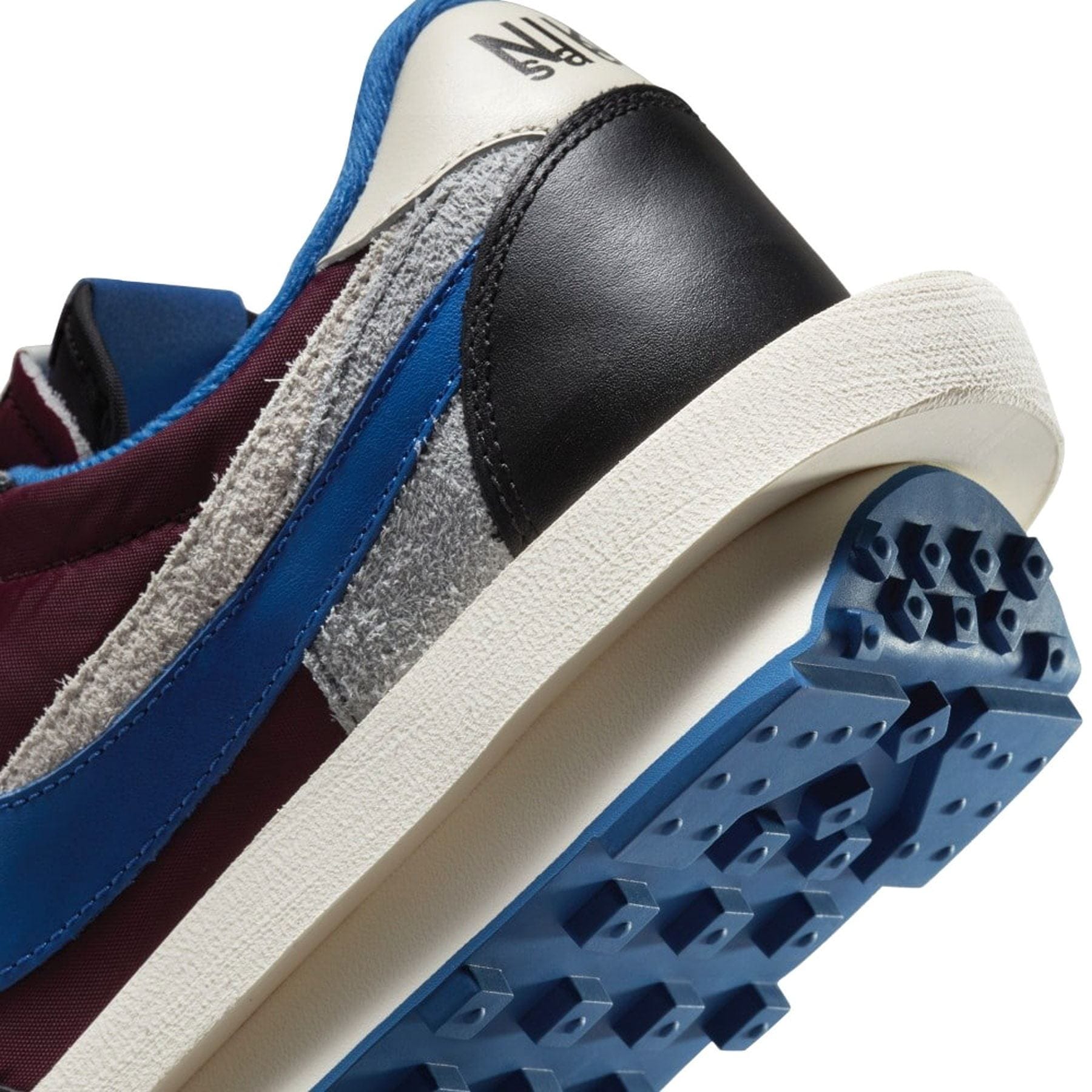 nike sacai maroon