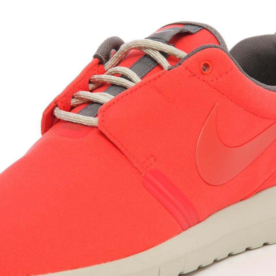 Nike Rosherun NM Light Crimson - Kick Game
