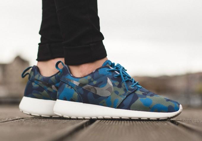 NIKE WMNS ROSHE ONE PRINT - Kick Game