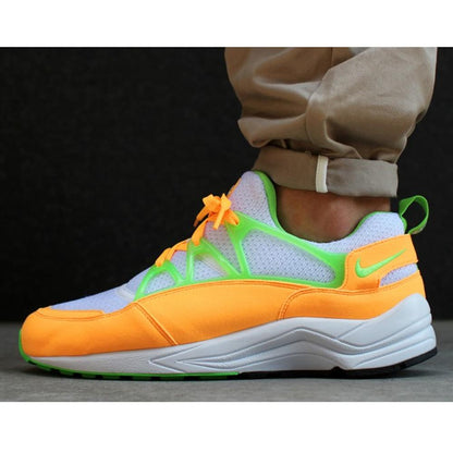 NIKE AIR HUARACHE LIGHT Atomic Mango & Action Green - Kick Game