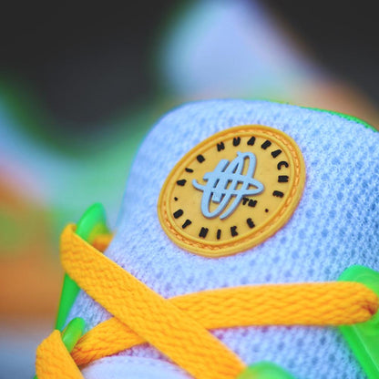 NIKE AIR HUARACHE LIGHT Atomic Mango & Action Green - Kick Game