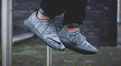 NIKE ROSHE NM FB Flat Silver & Obsidian - Kick Game