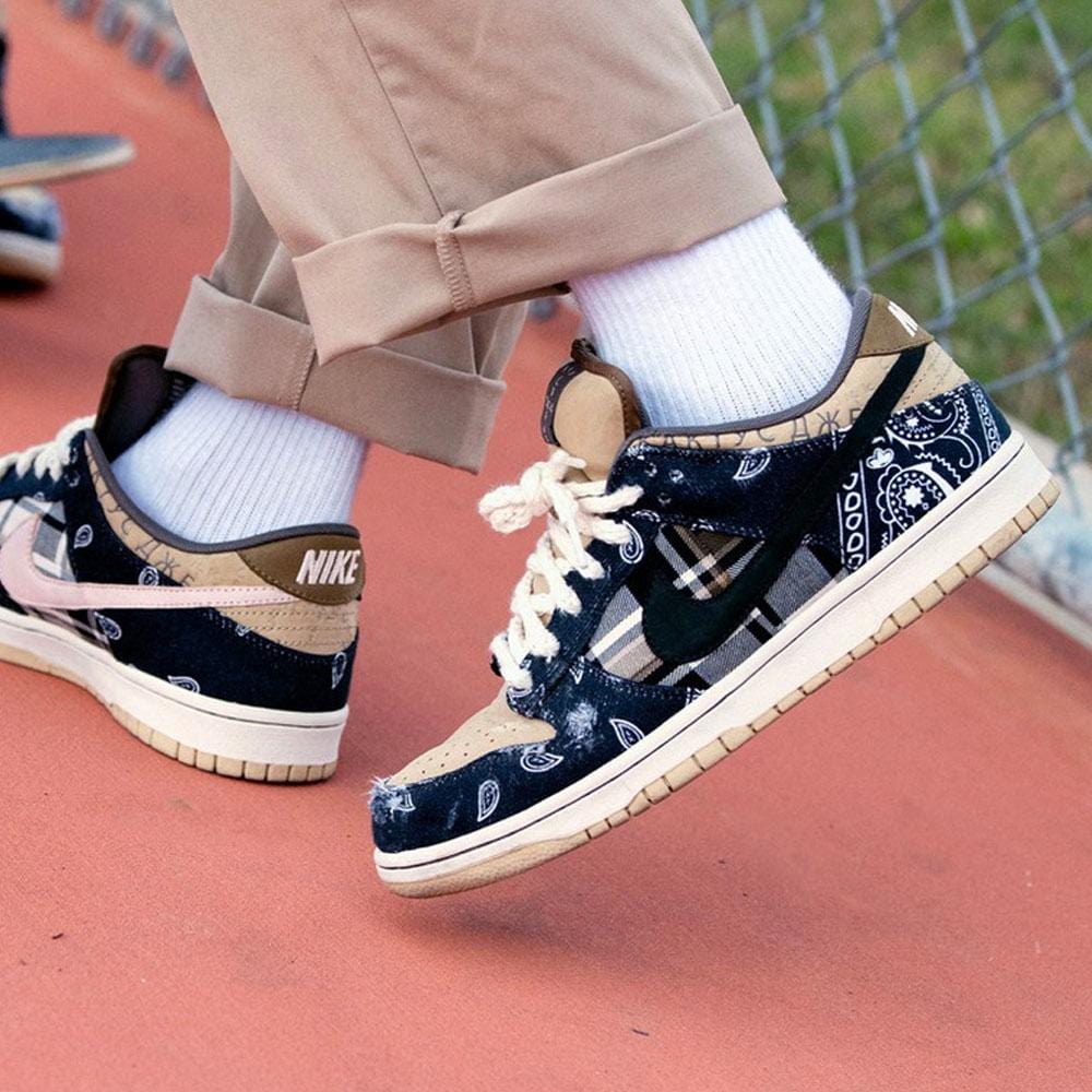 Travis Scott × Nike SB Dunk Low 26.5