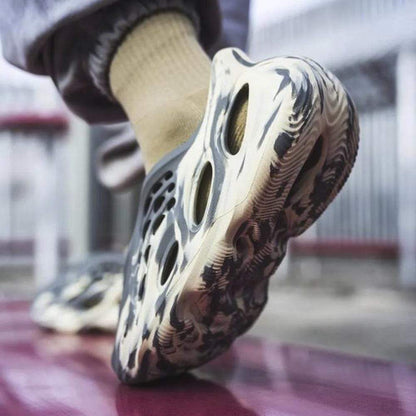 Yeezy Foam Runner 'MXT Moon Grey' - Kick Game